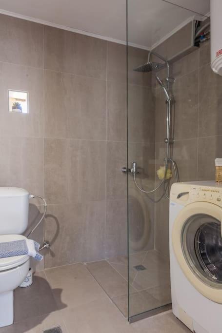 Geo'S Lovely Two Bedroom Island Apartment ゴウヴァイ エクステリア 写真