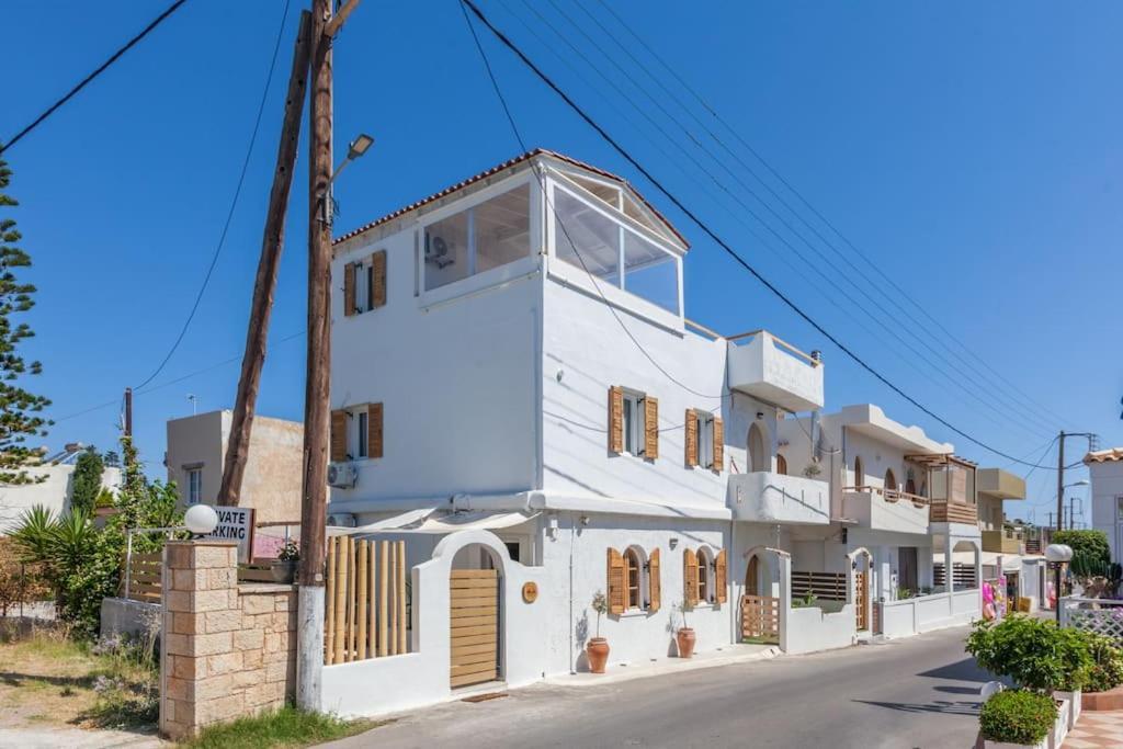 Geo'S Lovely Two Bedroom Island Apartment ゴウヴァイ エクステリア 写真